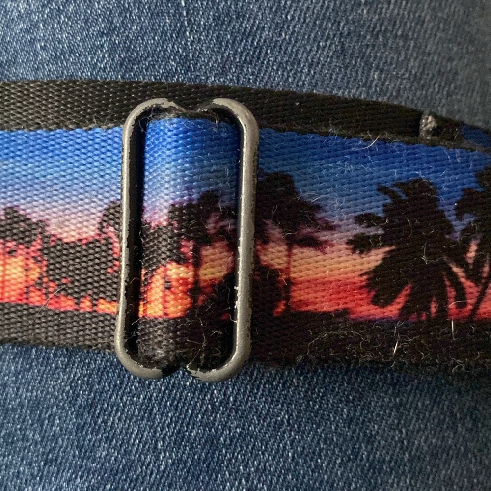 Ford Mustang seatbelt buckle belt - Picture 5 of 9